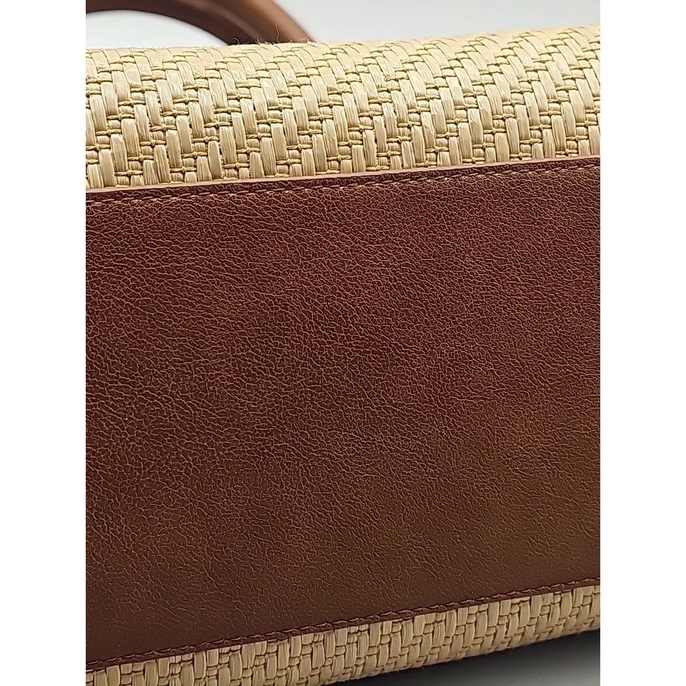 Frye both gold spacious